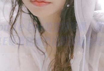 揭开Son Ye Eun的定制写真，体验BLUECAKE硬核赌博的极限挑战与美感.txt